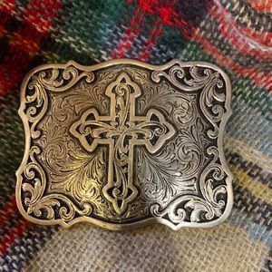 Belt buckle was bought at tractor supply with the belt and the belt broke.